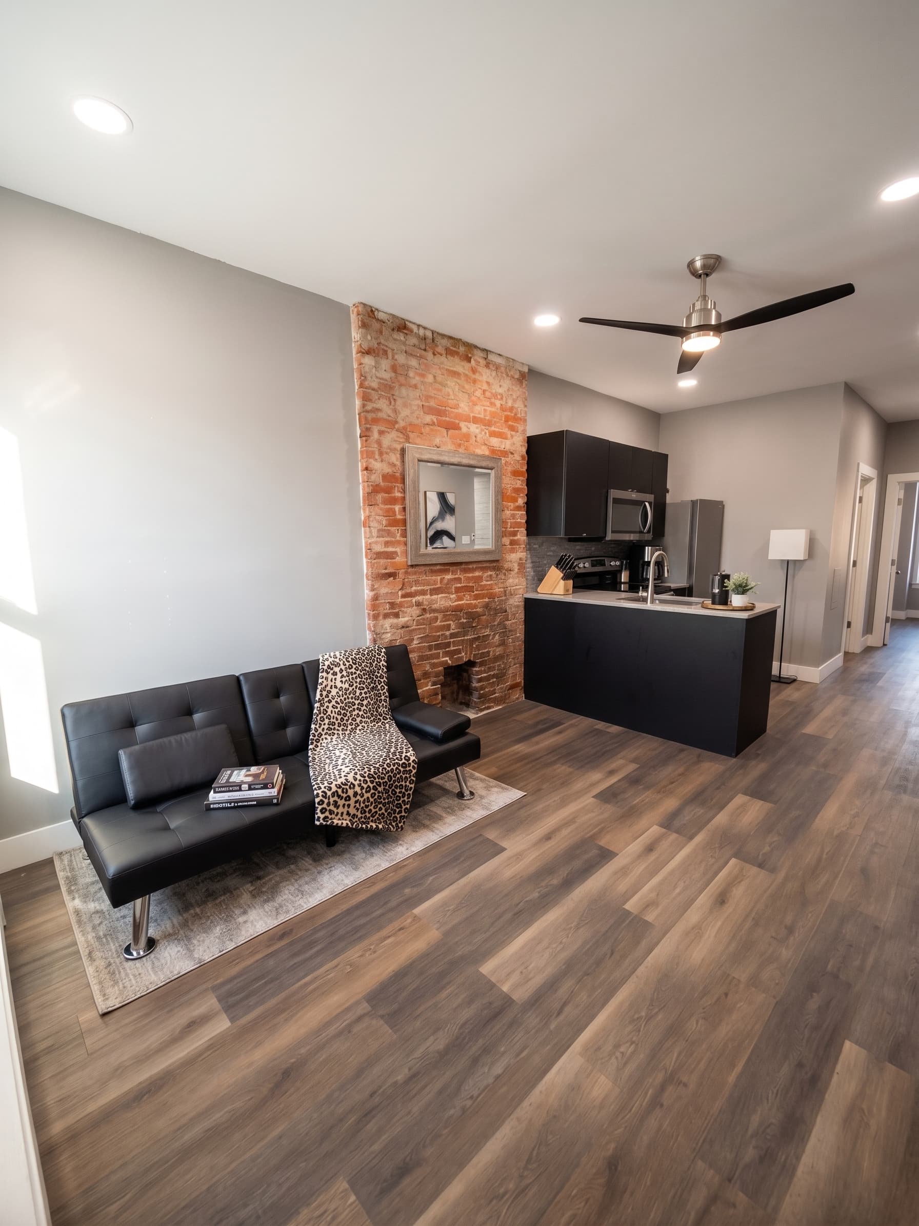 1-Bed Open Living & Kitchen Island